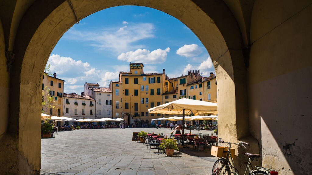 Lucca piazza