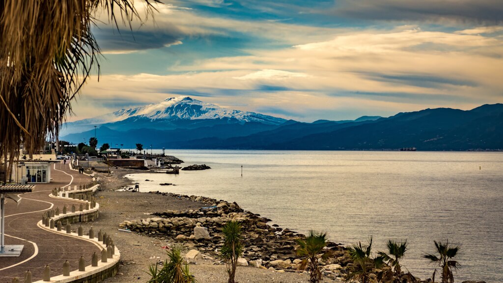 Reggio Calabria Lungomare Etna